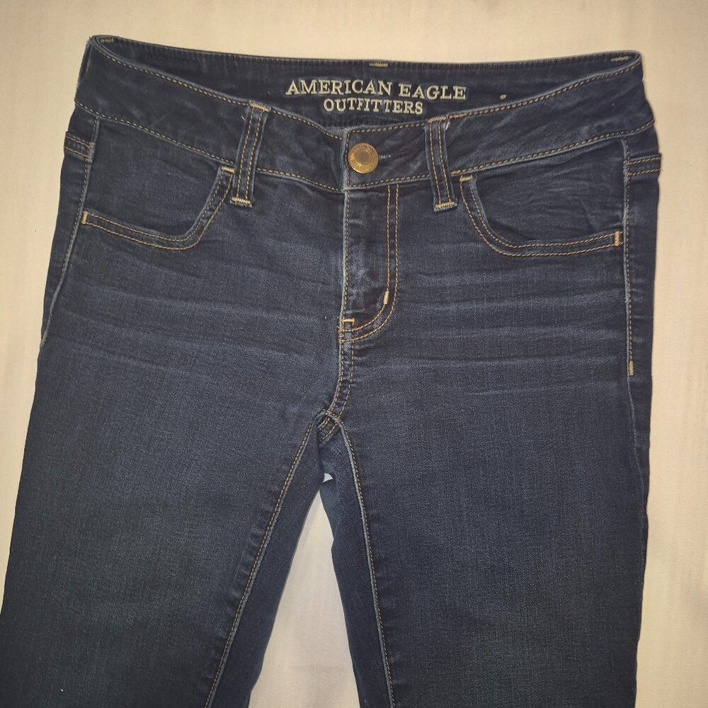 American Eagle Outfitters super stretch skinny jeans in size 2/  26" waist